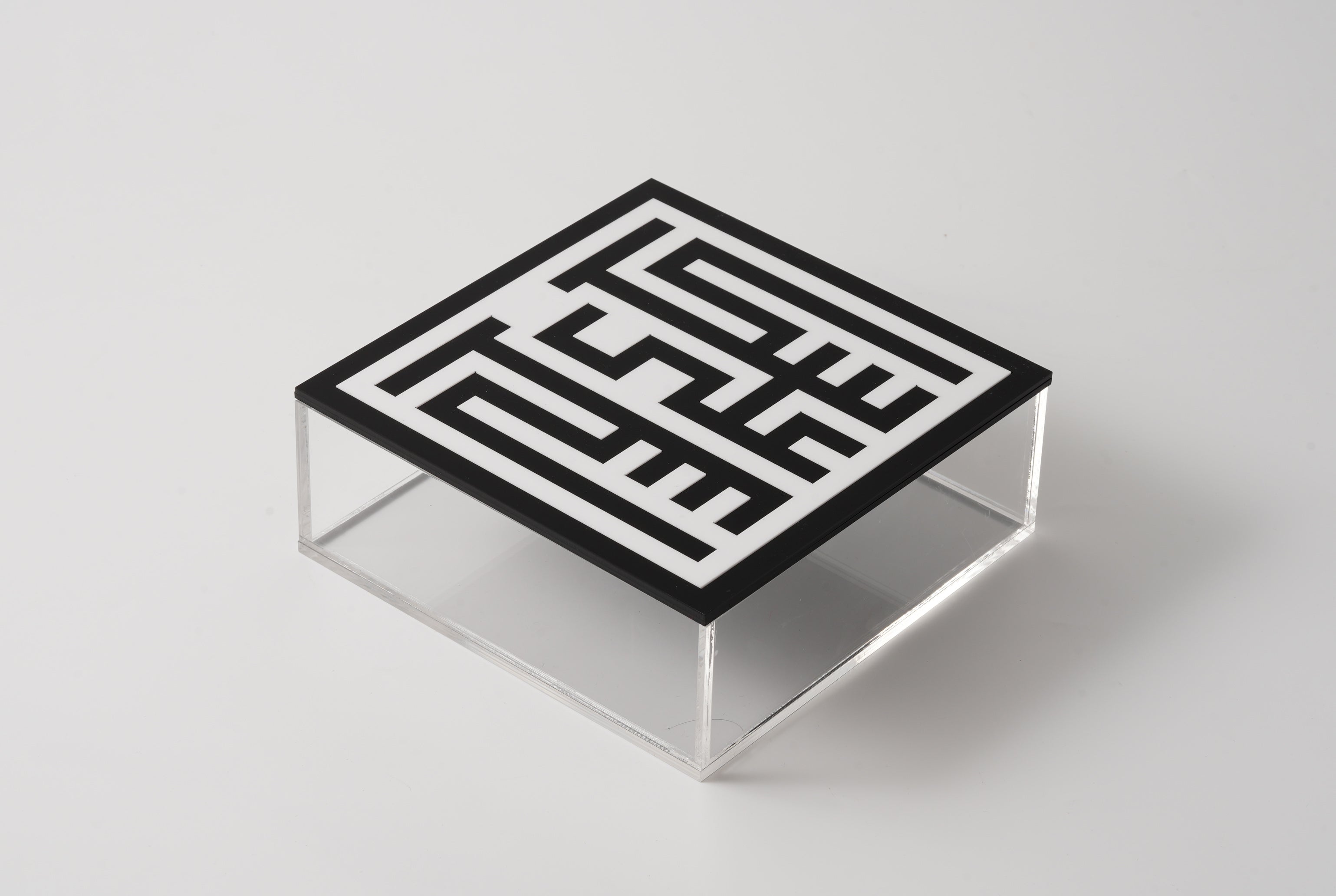 Sukr ala Sukr Transparent Box - Black Letter -